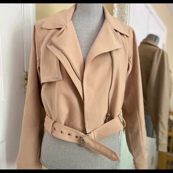 Revolve Crop Jacket - Picture 2 of 3